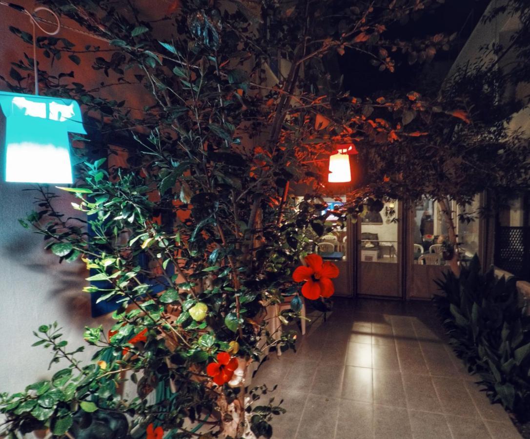 Miss Hotel Karya Oren  Ngoại thất bức ảnh
